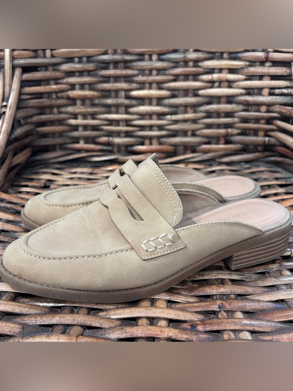 Cynthia Rowley Tan Penny-Style Slip-On Mules in size 7.5